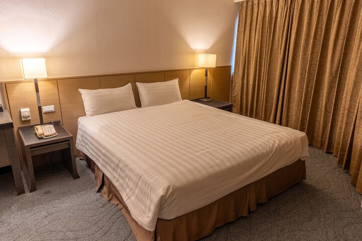 Room 14 of 119