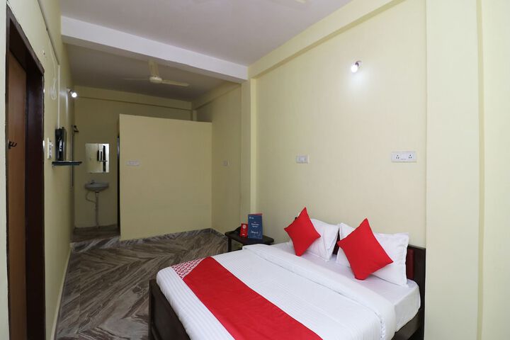 Hotel Om Sai Plaza by OYO Rooms