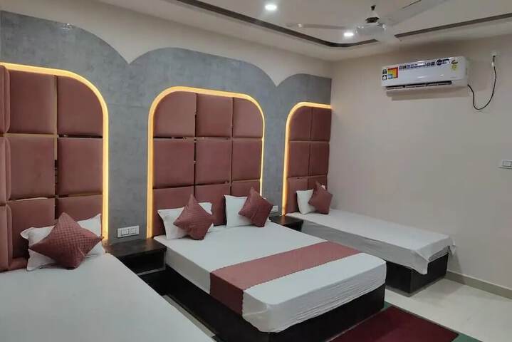 Room 2 of 20