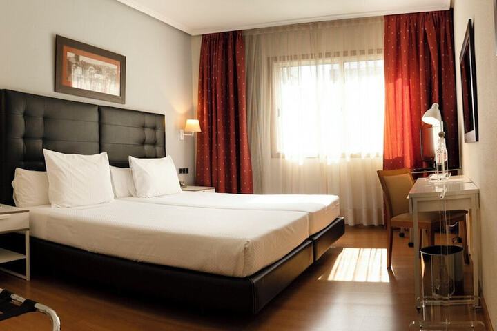 Room 32 of 105
