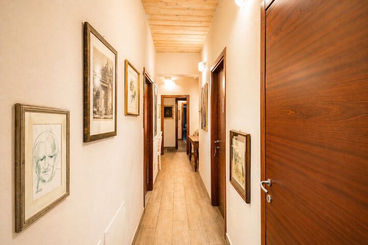 Ballroom/Hall 60 of 64