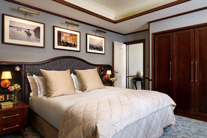Room 33 of 112