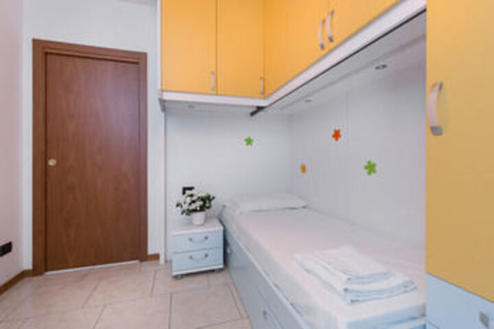 Room 167 of 450