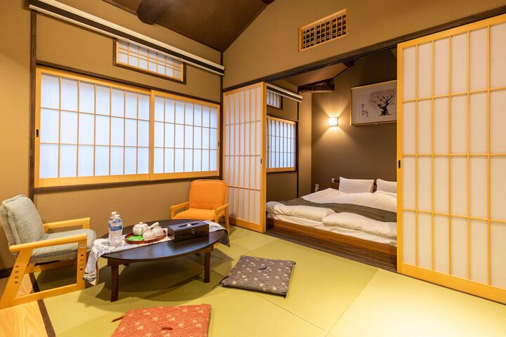 Room 2 of 31
