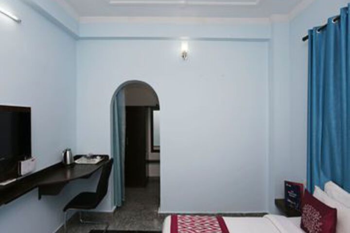 Room 11 of 22