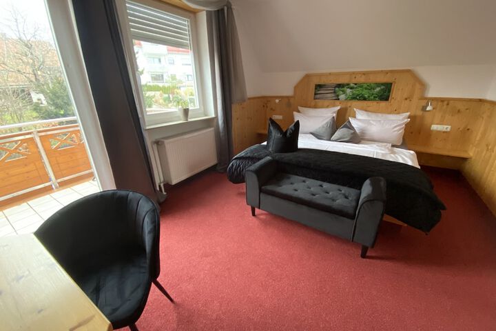 Room 12 of 33