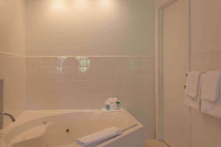 Single King Bed (1 of 2)
