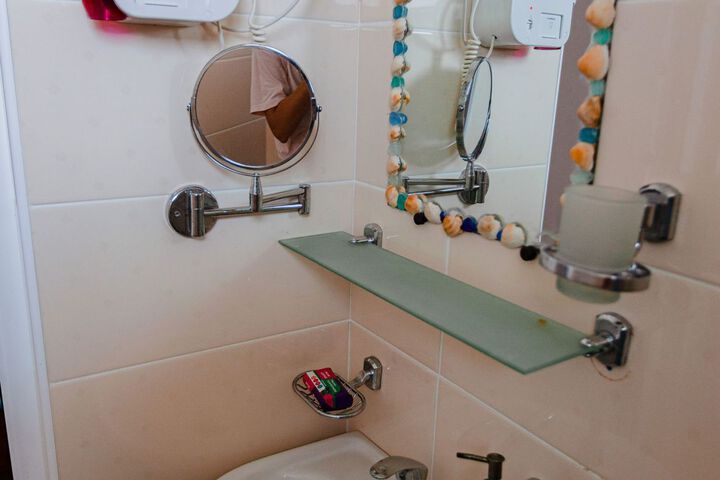 Room 5 of 20