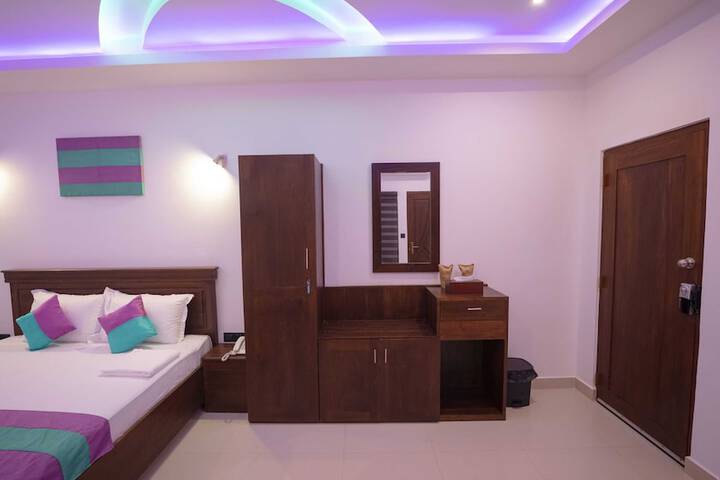 Room 28 of 76
