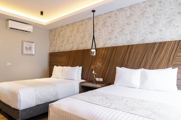 Room 2 of 12