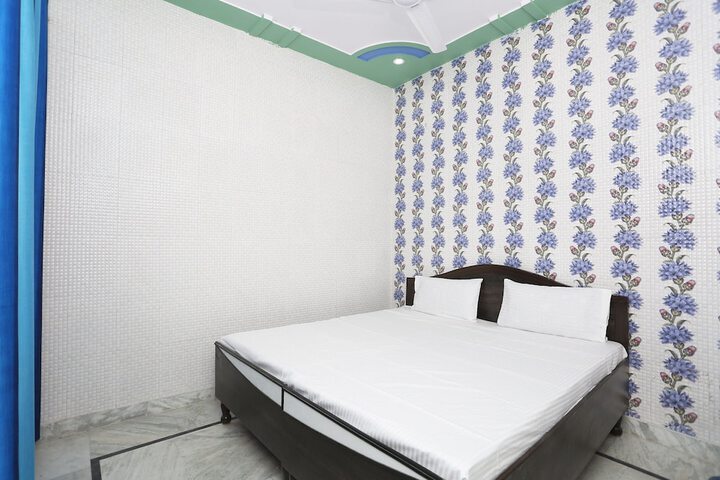 Room 10 of 22