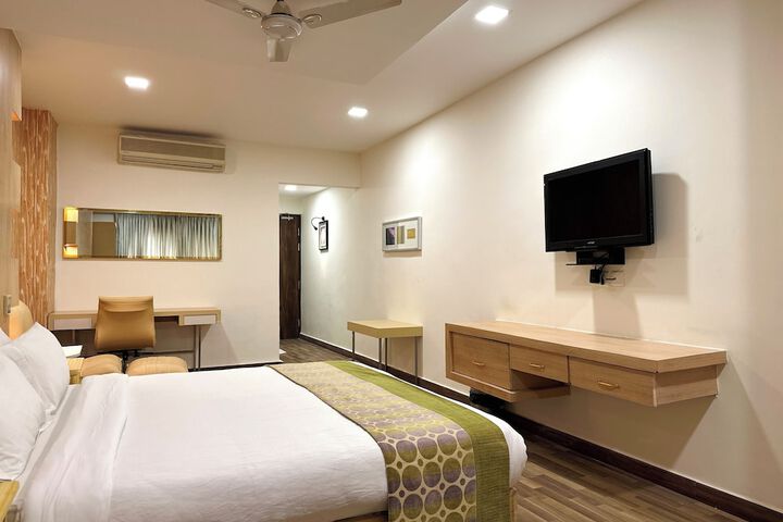 Room 8 of 20