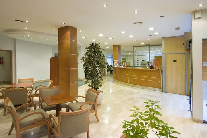 Entrance & Lobby