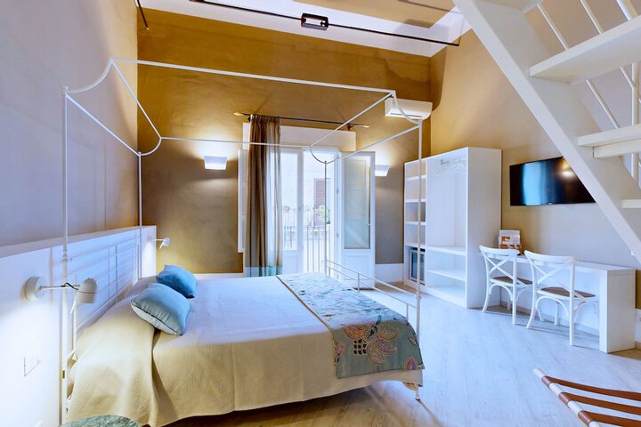 Room 51 of 210