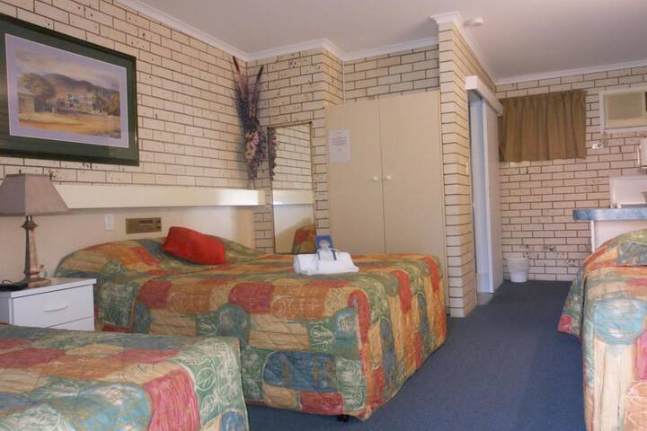 Room 13 of 43