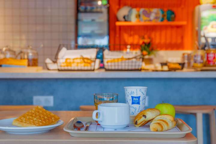 Breakfast/Coffee Service 34 of 43