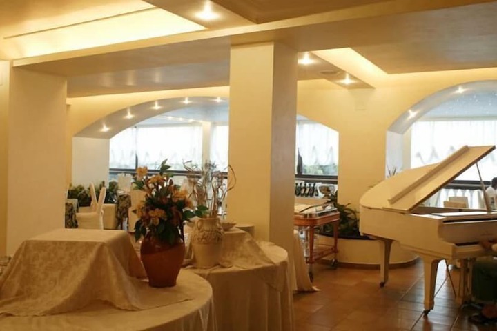 Hotel Interior 4 of 45