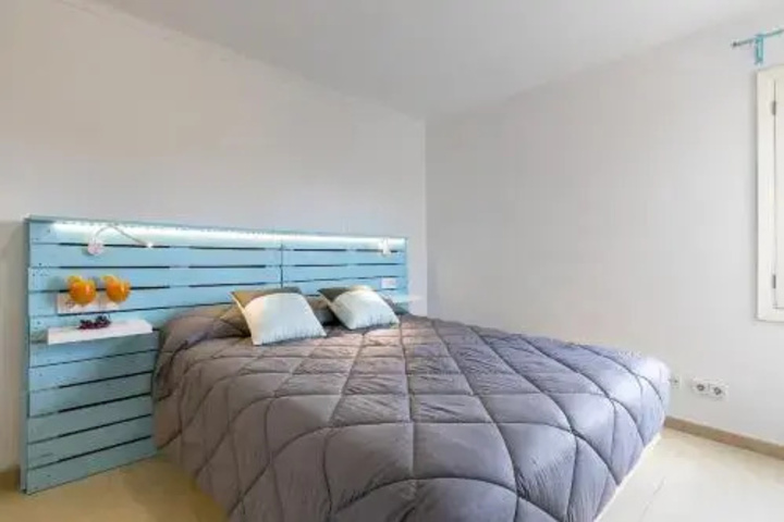 Room 5 of 18