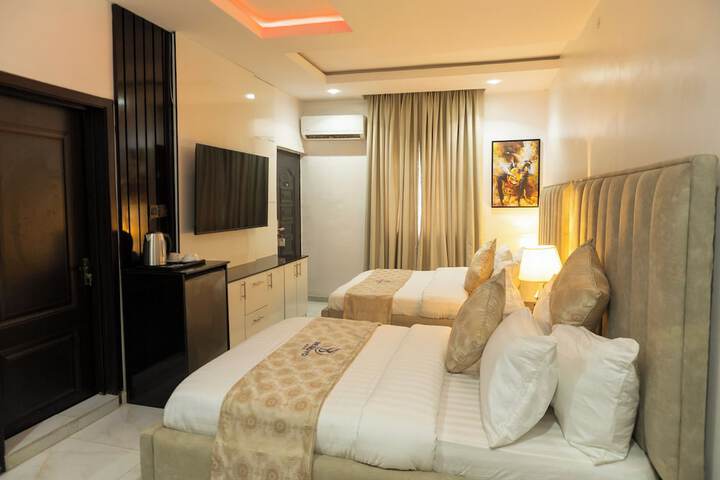 Room 9 of 65
