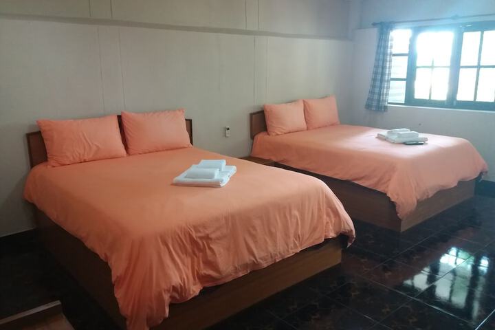 Room 5 of 33