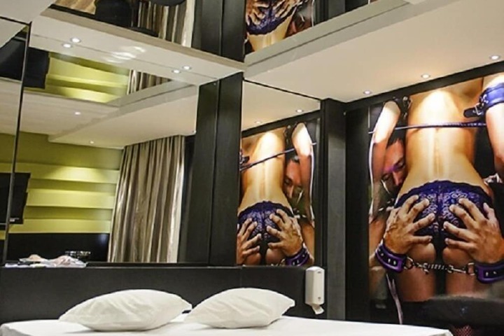 Room 2 of 16