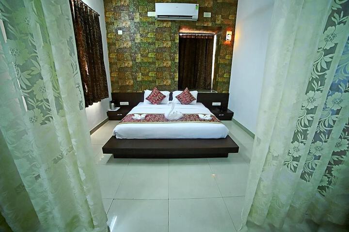 Room 10 of 52