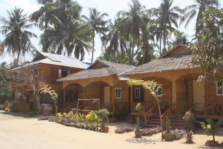 Soe Ko Ko Beach House & Restaurant