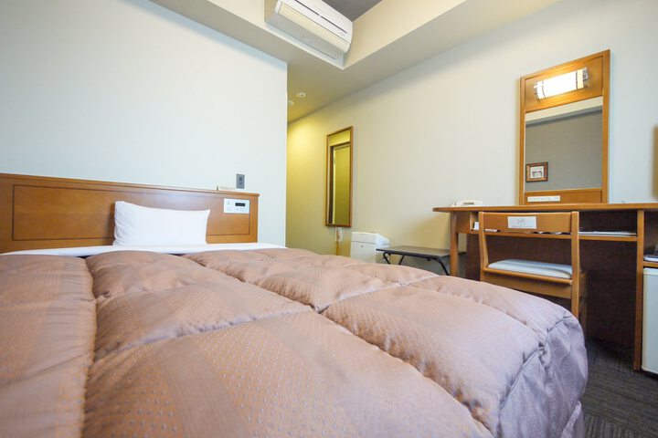 Room 5 of 36