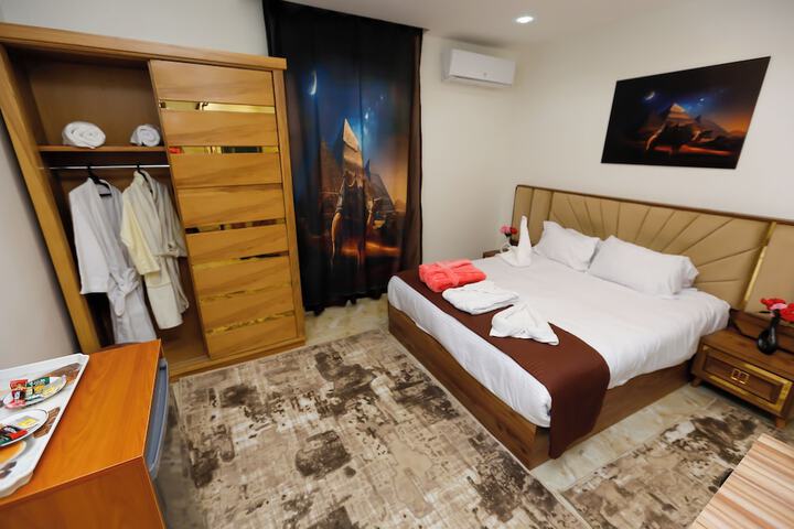 Room 8 of 79