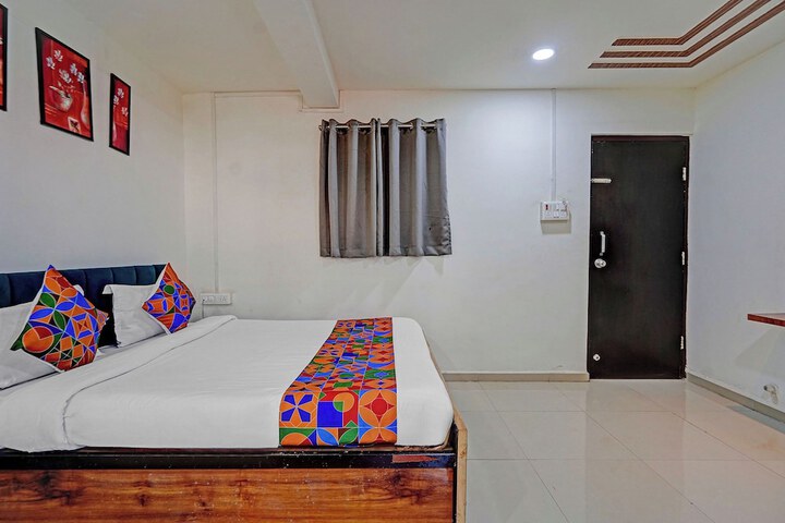 Room 21 of 28