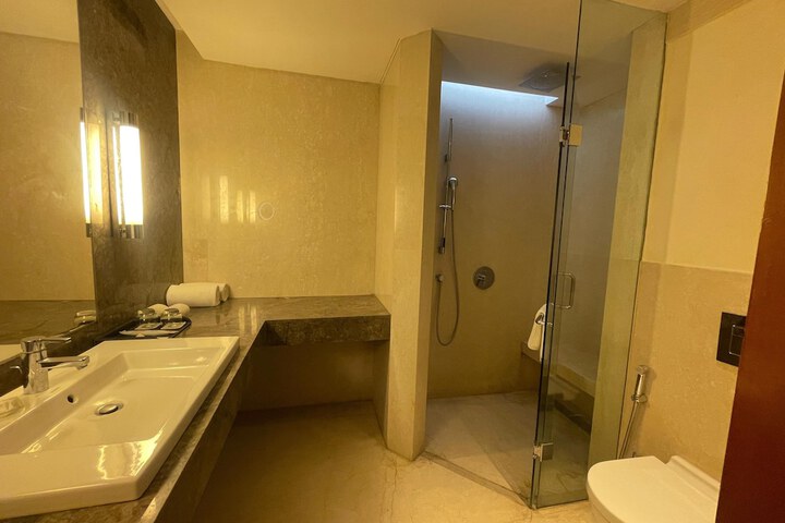 Room 51 of 97