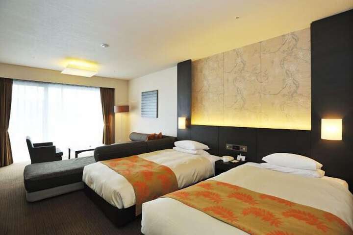 Room 9 of 23