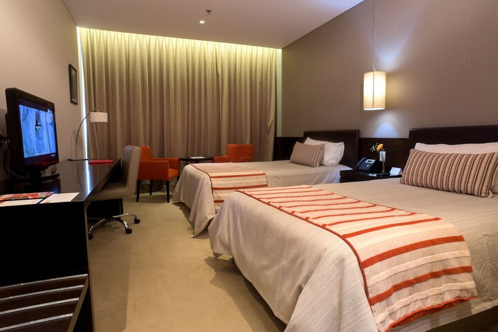 Room 6 of 44