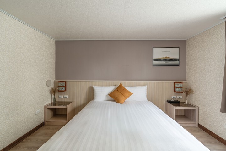 Room 14 of 45