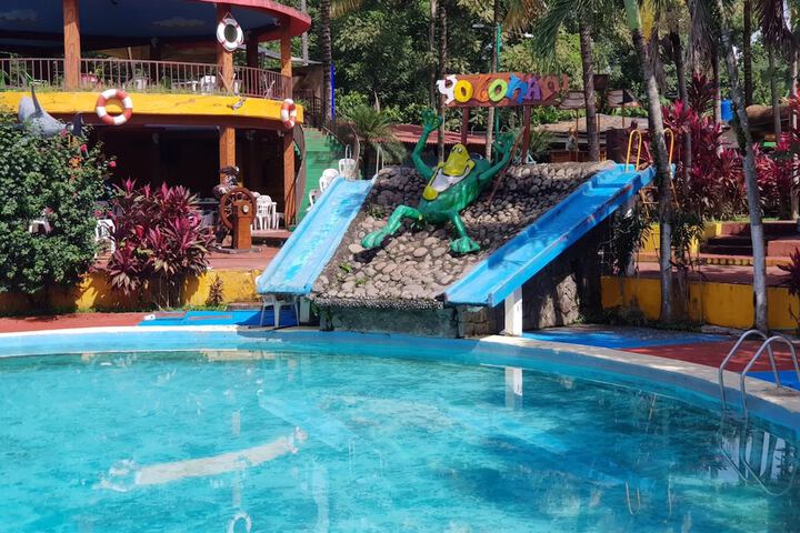 Pool 33 of 68