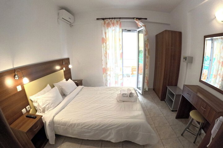 Room 16 of 71