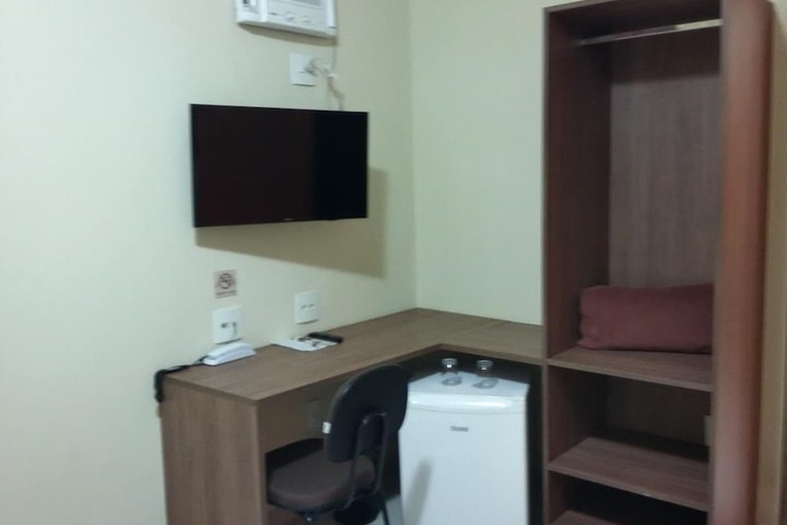 Room 11 of 33