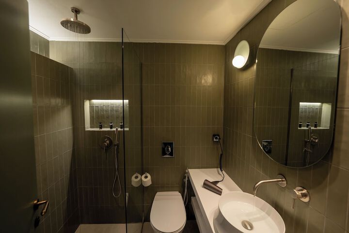 Room 90 of 120