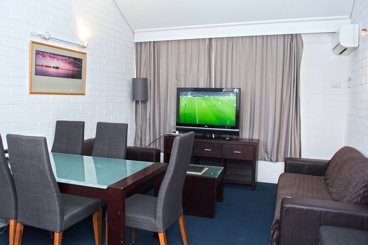 Room 32 of 52