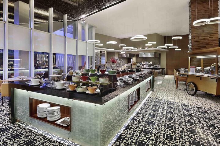 Dining 80 of 127