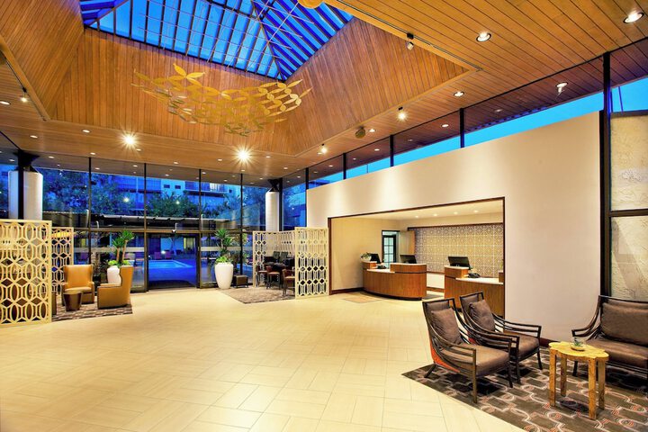 Lobby lounge