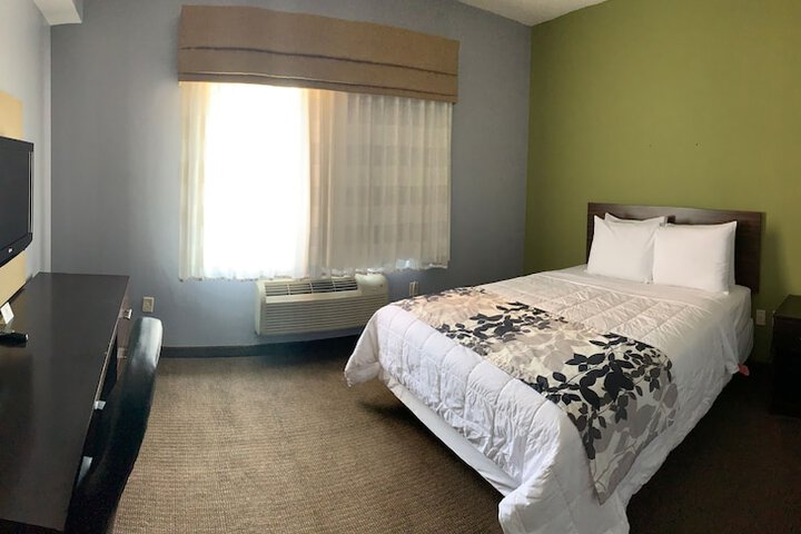 Room 6 of 64