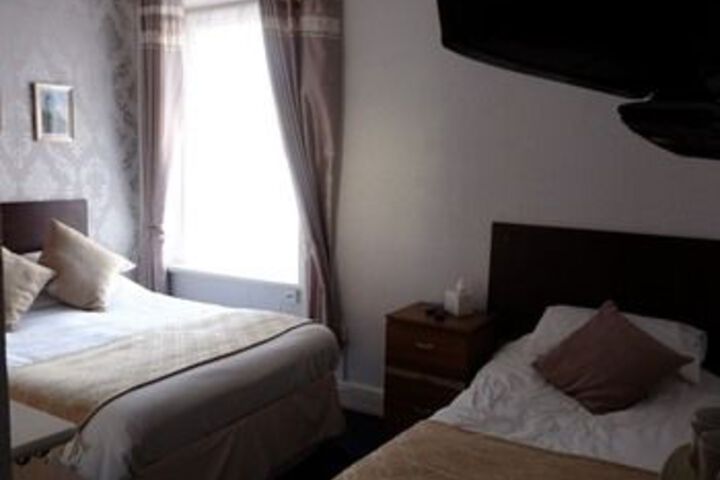 Room 4 of 30