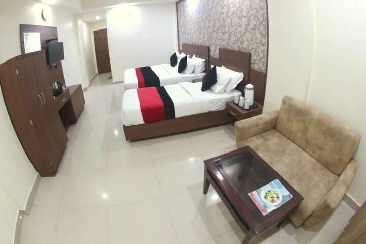 Room 25 of 42