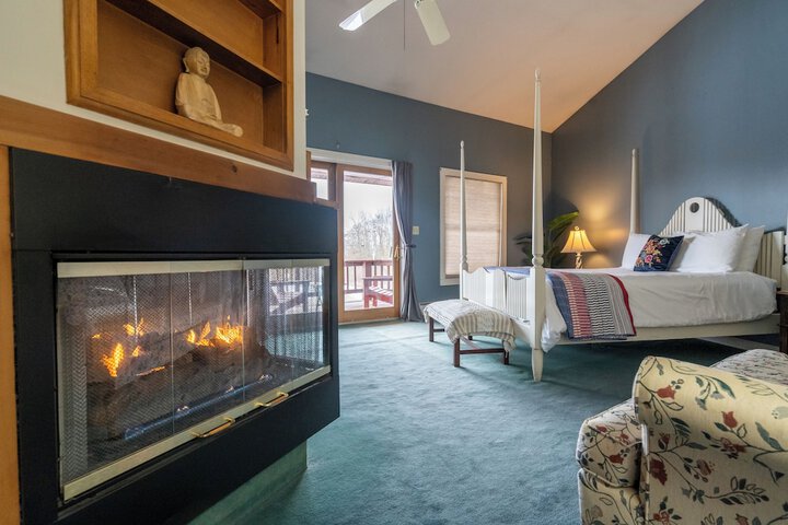 Room 44 of 79
