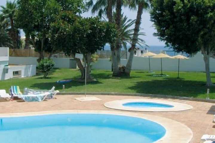 Pool 12 of 27