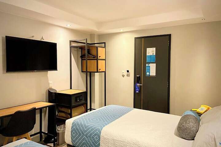 Room 11 of 35
