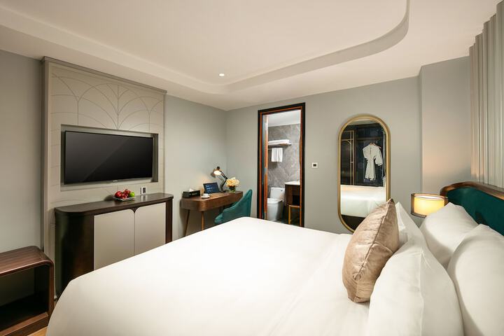 Room 10 of 153