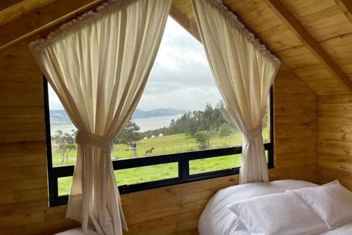 Room 3 of 44