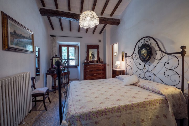 Room 6 of 49
